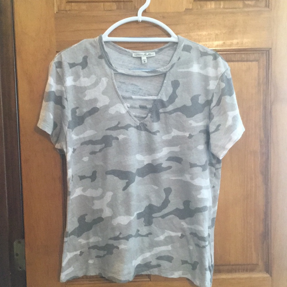 Express camo tee